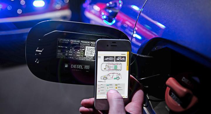 Klistermärkena med så kallade QR-koder (Quick Response) kommer att sitta på insidan av tanklocket och på andra sidan av bilen, på B- stolpen, med start från i år.