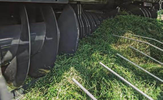 Kombinationen av bottenvals och toppvals med drivning ger maximal drivkraft till materialflödet, vilket säkerställer full kapacitet.