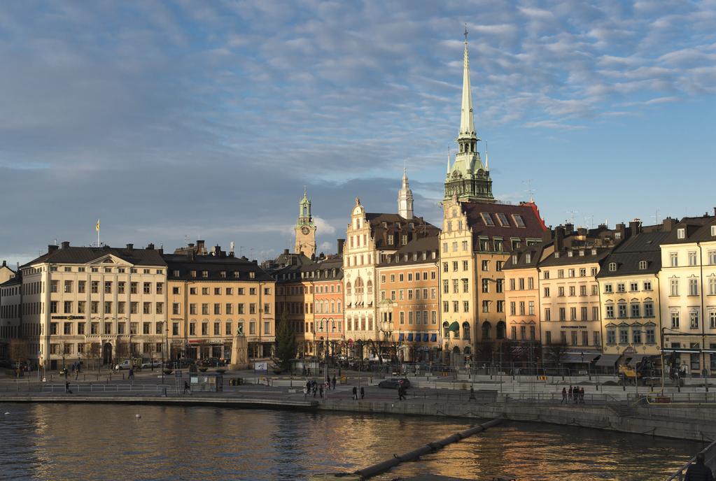 Innehållsförteckning Viktig information 3 Bakgrund och motiv 4 Koncernchef har ordet 5 Riskfaktorer 6 Inbjudan till teckning av aktier i Capital Conquest AB (publ) 8 Erbjudandet i sammandrag 9