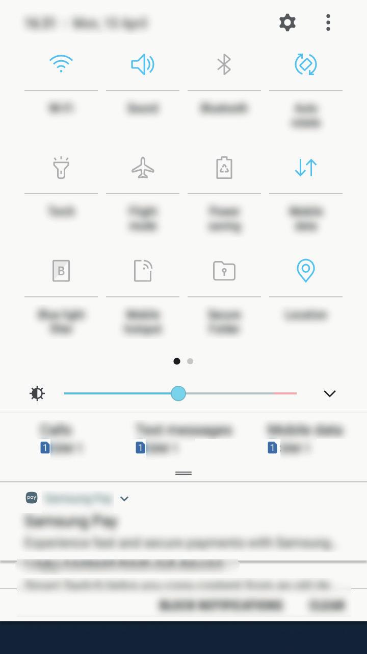 Om du vill ändra funktionsinställningar trycker du lätt på texten under varje knapp.