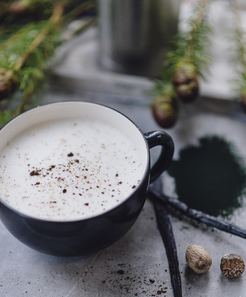 SVERIGE Avs: Holistic Sweden AB, Drottninggatan 24, 602 24 Norrköping PORTO BETALT En trio värmande recept med chaga 1 stort glas Chaga-Coco 3 dl färdigbryggt chaga 1 msk kakao 1 tsk Holistic