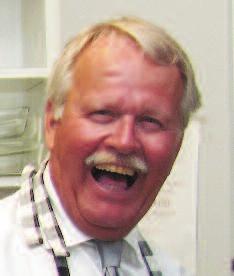 Till alla måltider ingår smör, bröd och sallad med gurka och tomater samt bordsvatten eller lättöl. Siffrorna inom parantes anger vinets varunummer lätt att anteckna om du tyckte att vinet var gott.