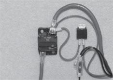 Beskrivning Elsystem STARTHJÄLP FRÅN BODELENS 12V-SYSTEM Om bilens startbatteri inte har tillräckligt hög laddningsnivå för att orka starta bilens motor kan bodelens batteri ge starthjälp.