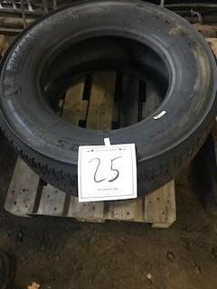 1 lastbilsdäck Michelin 385/55R22.