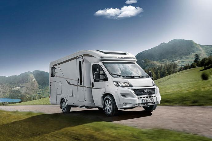 HYMER Tramp SL - Höjdpunkter Konsekvent från uppbyggnad till inventarier. Den halvintegrerade HYMER Tramp SL uppnår näst intill samma höga nivå som de helintegrerade när det gäller komfortstandarden.