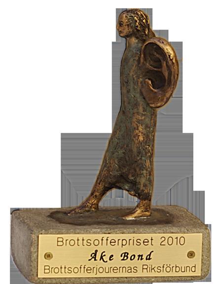 Verksamhetsberättelse år 2010 Riksförbundets beskyddare Hennes Majestät Drottningen är Riksförbundets beskyddare.
