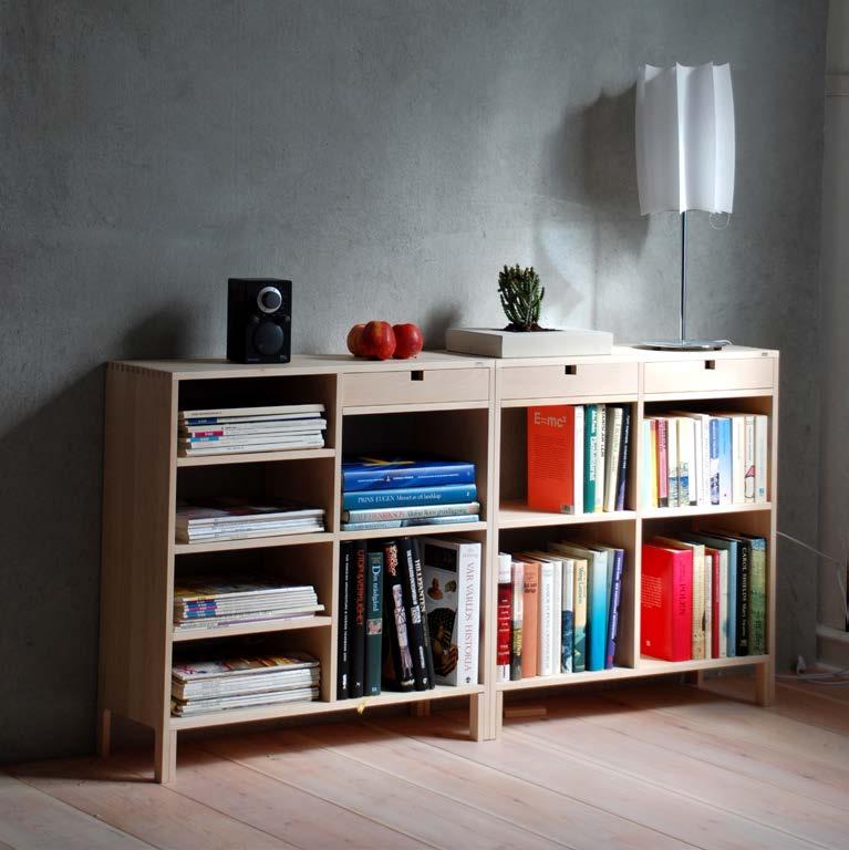 Lådor och hyllplan placerar du in där du behöver dem. Klinte är ett hyllsystem med fristående moduler i olika storlekar.