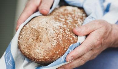 Och när du lagar mat i ditt moderna kök från HTH finns här gott om ytor för att göra det tillsammans med små fingrar.