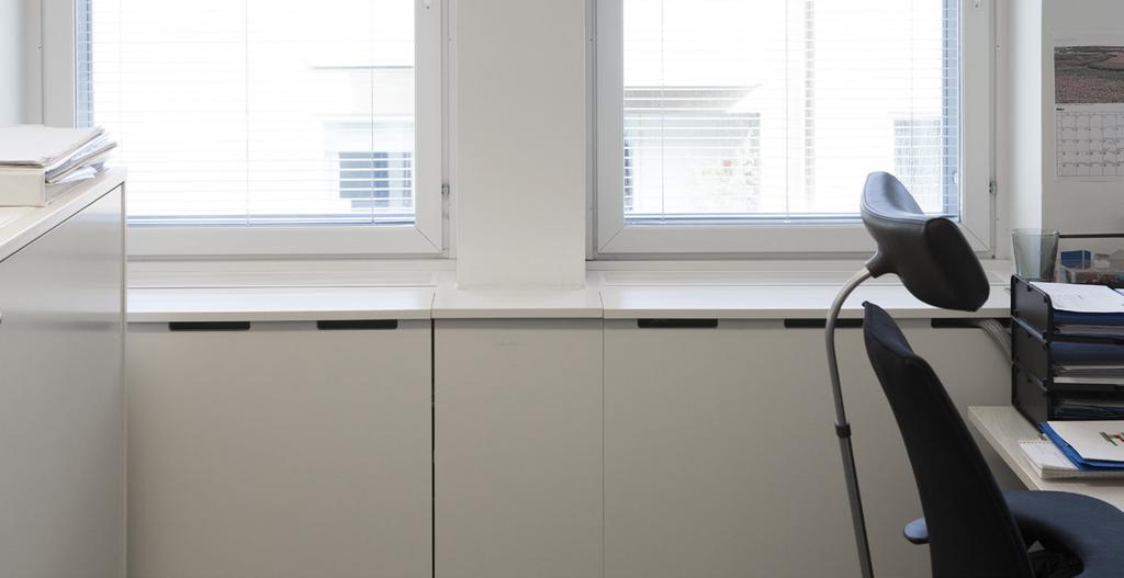 För kallt? Rätt! Fel! Se till att det inte finns några föremål som ligger på gallret eller på annat sätt hindrar luftströmmarna från radiatorn/ fönsterapparaten.