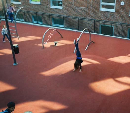 Grenverket, Internationella Engelska Skolan, Lund Räntebärande skulder Hemsö hade vid årsskiftet räntebärande skulder om 25 575 mkr (22 483), vilket motsvarade en belåningsgrad om 62,9 procent (64,0).