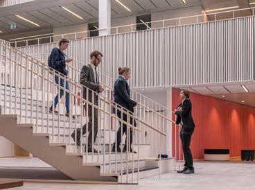 från Tredje AP-fonden, 5 500 mkr i kreditlöften från banker, 1 940 mkr i byggkreditiv, och 500 mkr i checkkredit. Vid utgången av året var 10 720 mkr av Hemsös totala kreditlöften outnyttjade.
