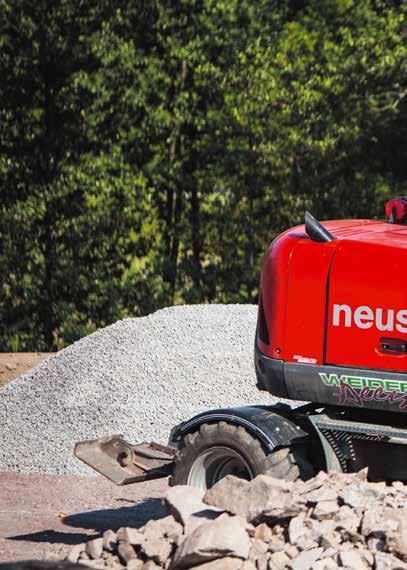 VERKSAMHETSBERÄTTELSE fotgängarplanen. Pendeltågsparkeringen i Mantorp utökades med 40 nya parkeringsplatser. Arbetet med att förbättra belysningen vid viktiga övergångsställen fortsatte.