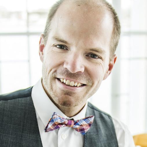 Hon har bred och långtgående erfarenhet av humanitärt arbete och FN-frågor.