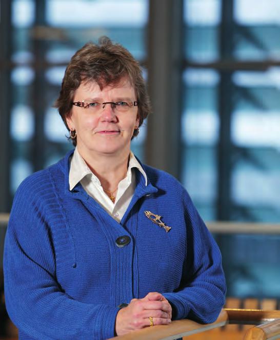 De ska beskriva sina affärsmodellen och hur de jobbar med hållbarhetsfrågor föratt undvika de risker som är kopplade till företagets verksamhet.