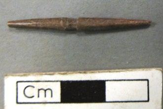 F3212 Pryl, ben, yttersta spetsen avbruten och saknades. Längd: 11.4 cm.