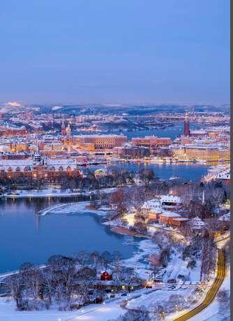 Sammanfattning Stadens ambition är att så bra ljudmiljö som möjligt ska eftersträvas, och anser att bullerskyddsåtgärder som delvis eller helt inglasade loftgångar eller liknande kan