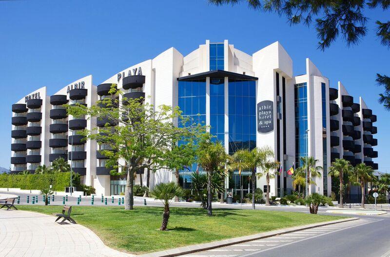 OLKA Sportresor presenterar ALBIR Träningsläger i Spanien OM RESMÅLET Norr om Alicante längst med den berömda Costa Blanca kusten ligger Albir.