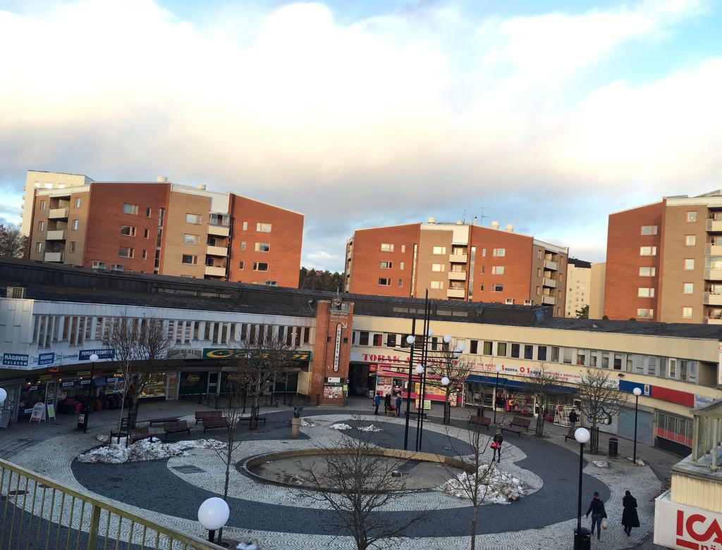 4. PLATSER MED