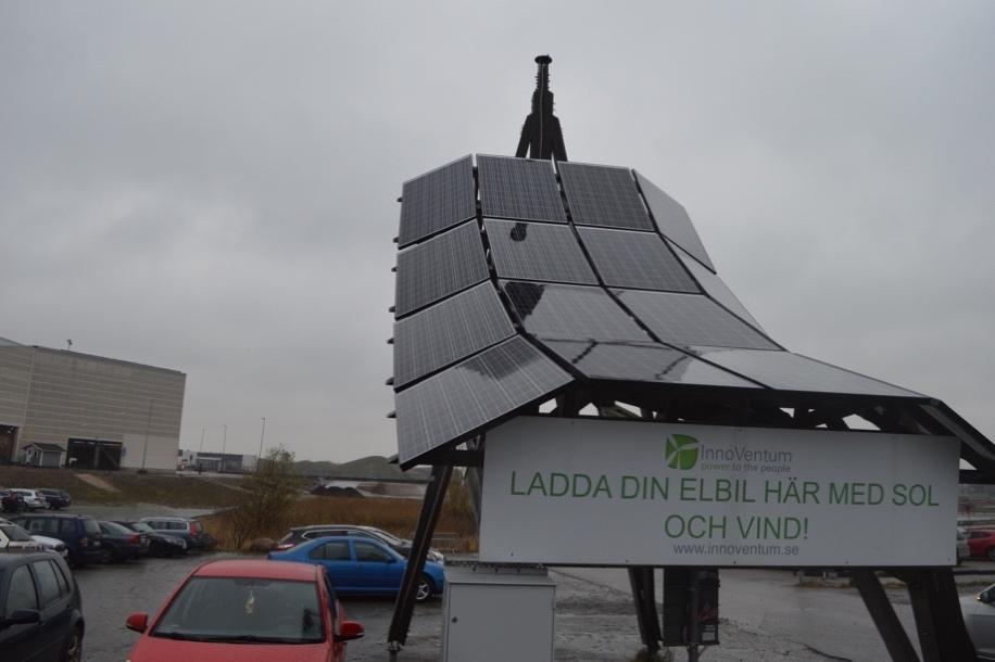 förekommande mineralämnet som finns på jorden (Uppsala universitet 2016). Kiselsolceller är gjorda av en tunn skiva av ett halvledarmaterial.
