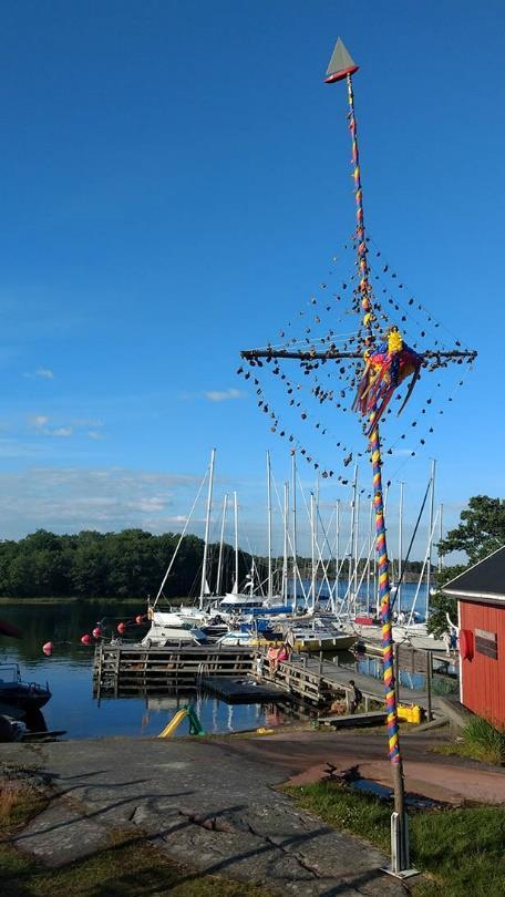 Dimman låg tät i gästhamnen i Kapellskär.