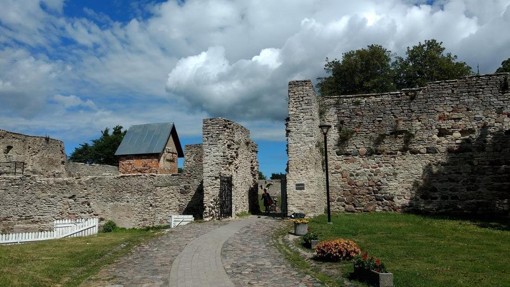 Vi tog en rundvandring i staden, besökte huset där Ilon Wikland bodde som barn.