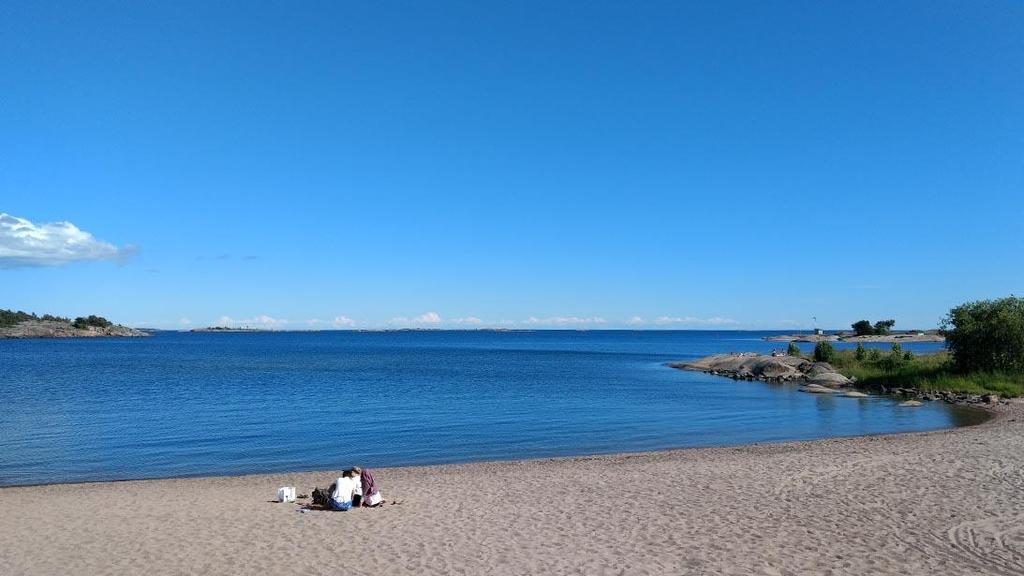 21/7 Dags att lämna Estland för denna gång. Raka motvinden igen så det blir motorfärd upp till Hangö.