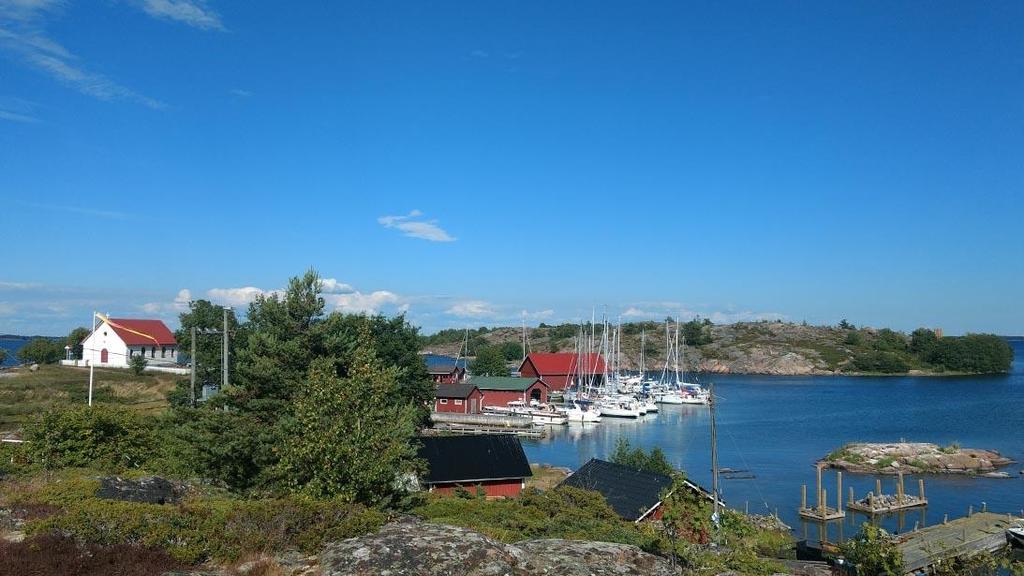 23/7 Åh så kom vi till den mysigaste platsen på hela vår resa. Om ni aldrig varit på Aspö så är det ett måste.