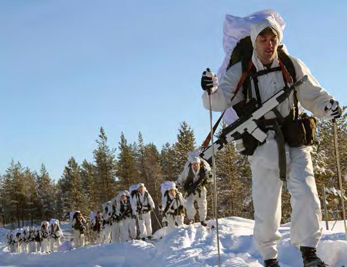 soldater övar kontiunerligt med