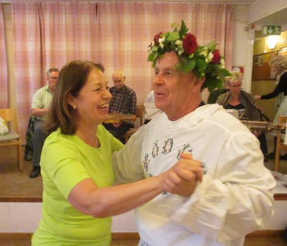 T A C K! Söderringen och alla Söderringare för uppvaktningen i samband med vår gemensamma 150-årsfest. Vi hade själva mycket trevligt, och vi hoppas att ni också hade det.