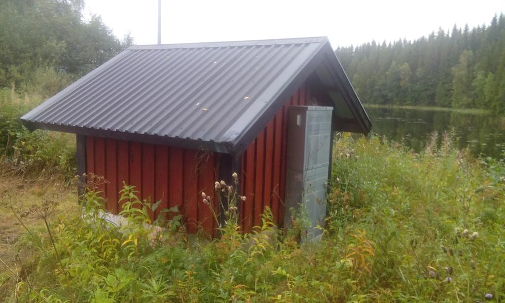 6(13) Figur 2. Pumphusets placering vid Vassjön. 4.2 Hydrologiska data Vattenuttaget görs ur ytvattenförekomsten Vassjön (SE667493-134373). Vassjön har en area om ca 1,1 km 2 med ett maxdjup om 35 m.