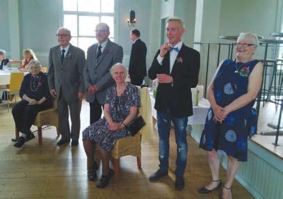 Flera styrelsemedlemmar och anställda från Finlands Dövas Förbund och Finlandssvenska Teckenspråkiga r.f. var även representerade.