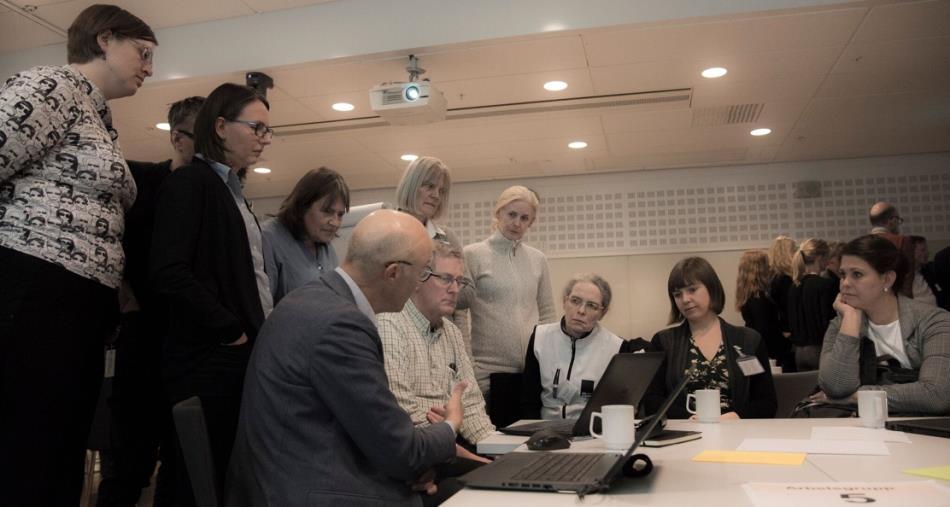 kommunikationsplattform i kombination med molntjänsten Dropbox för gemensam lagring och åtkomst av dokument.