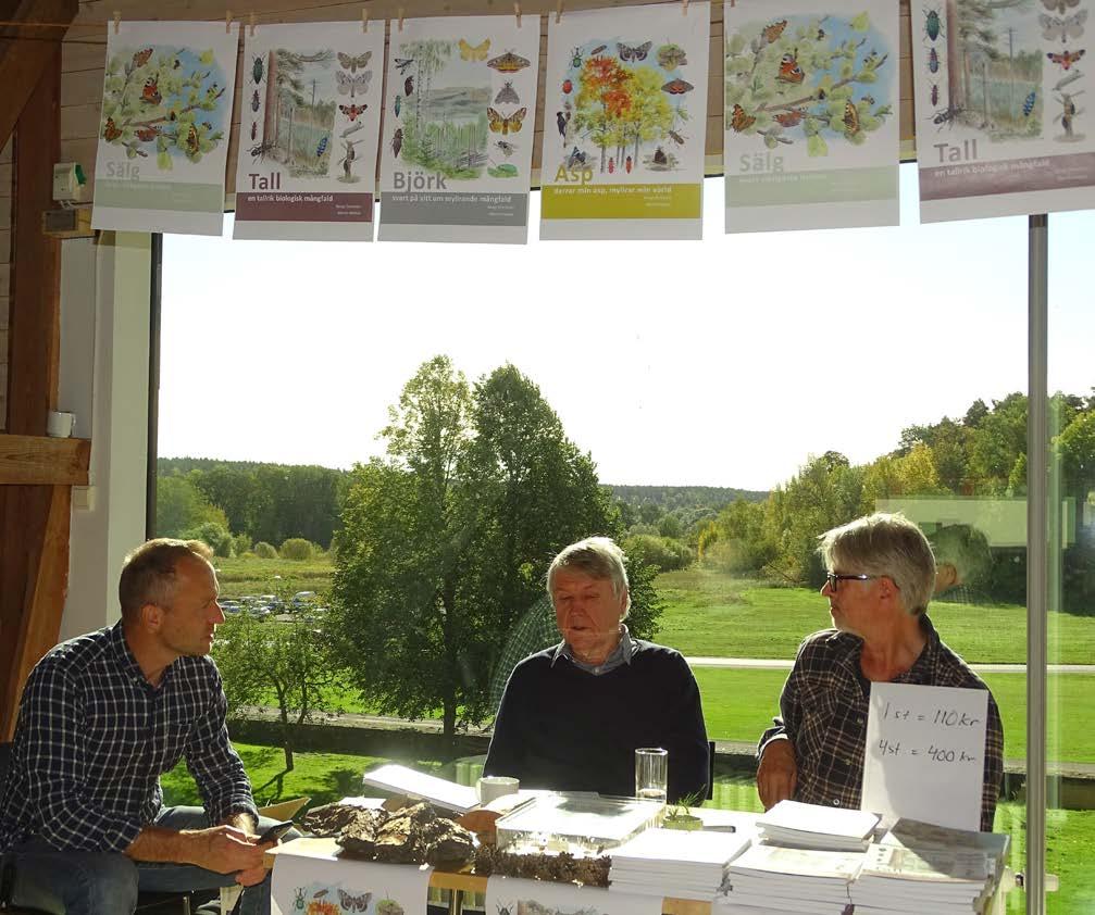Boksignering på mångfaldskonferensen Artur Larsson i samspråk med Bengt Ehnström och Martin Holmer.