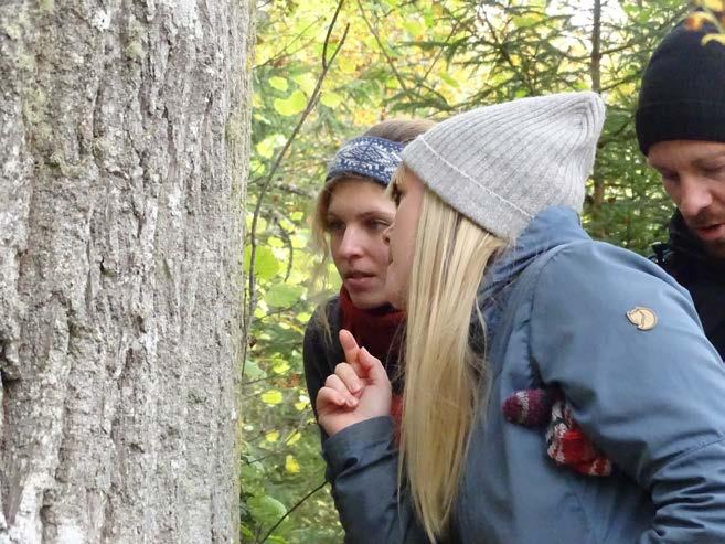 Karolina Vessby, Upplandsstiftelsen, vid ett av stoppen under dagen: Friluftslivet vid Vällen är rikt och