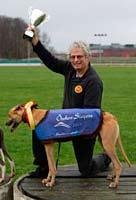 4:a Kacela, 34.03, Nina Bliding, CIM. 5:a Tatachilla, 34.42, I Prytz, SkHK. Lördag 14/9. 7 lopp. Debutantloppet, whippet, 320 m. 1:a Happy Hour, 21.00, Rikke Bankov, Danmark. 2:a Pepsi Bell, 21.
