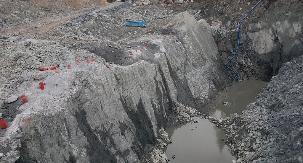 PAGE 2 BOTNIA EXPLORATION NEWS SEPTEMBER 2018 Foto: Botnia Explorations guldfyndighet från provbrytningen i Fäbodtjärn 2017 SVERIGES NÄSTA GULDGRUVA Nu när hösten närmar sig med stormsteg och snön