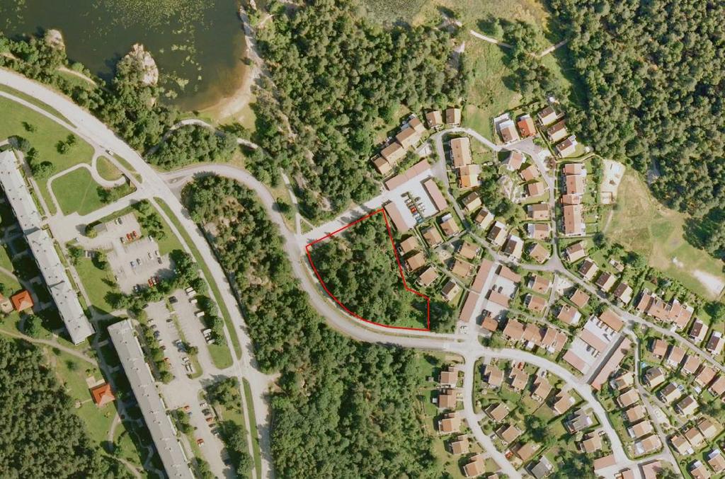 Förutsättningar Läge Planområdet är beläget vid Stora Mölnesjön, ca 13 km nordost om Göteborgs centrum. Till närmaste centrumanläggning, som är Angereds centrum, är det ca. 2 km.