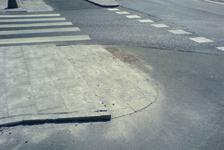 Parkering inom ett gångfartsområde tillåts endast på eller i särskilt anordnade parkeringsplatser.