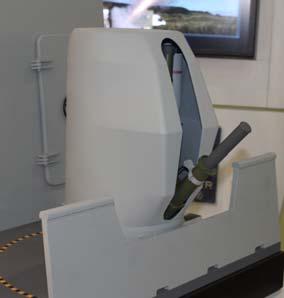 På däck finns två kupolförsedda vridbara kastare som rymmer 12 stycken eleverbara eldrör, 130-170 mm, avsedda för skenmålsraketer med aktiva eller passiva radar- och IR-skenmål eller torpedmotmedel.