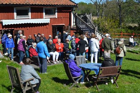 SPF:s Båtutflykt SPF Seniorerna Vaxholm hade sitt sista månadsmöte för våren på båten Nämdöfjärd, som i strålande solsken åkte ut i skärgården en av de sista dagarna i maj.
