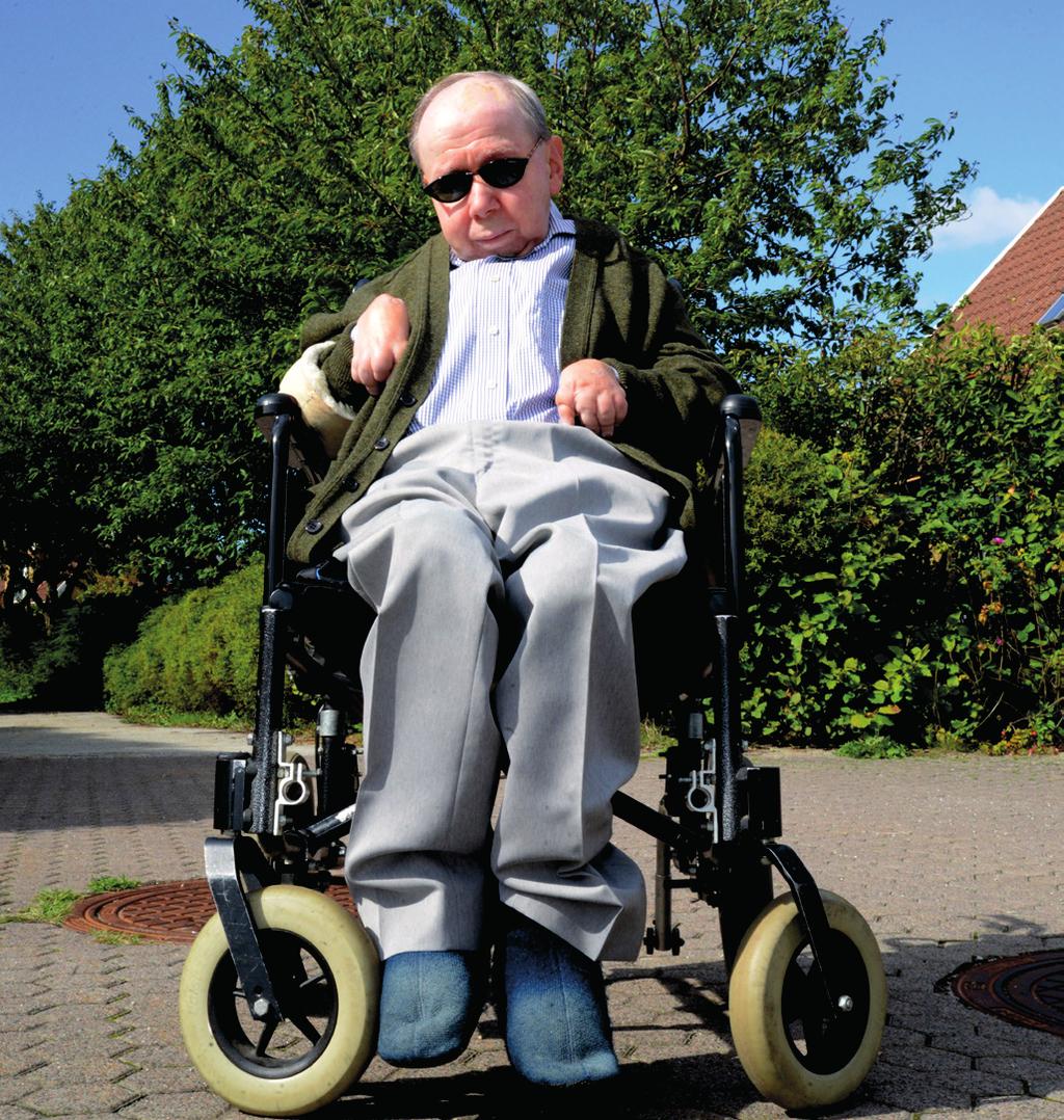 Vid denna kontroll ska alltid den som ansvarar för munvården finnas med för att lära sig hur den enskilda patientens tänder och munhåla ska skötas på bästa sätt.