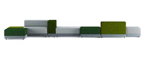 fåtöljer/soffor easychairs/sofas courage BY MARIUS MYKING & SVERRE UHNGER Modulsoffsystem med flera olika sitt-, rygg- och armenheter. Benstativ och kopplingar i svetsad metallplåt i standard (svart).