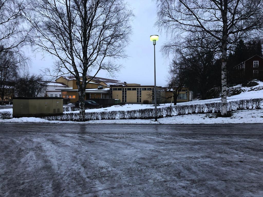 VÖRÅ SIMHALL_ RENOVERING, OM- OCH TILLBYGGNAD BESTÄLLARE: VÖRÅ KOMMUN, JAN ÖSTMAN, PETER NYMAN ARKITEKT: LAAJA ARKITEKTER AB, ANDERS HÖGLUND ARKITEKT SAFA VVS-PLANERING: AVECON OY AB, MICHAEL JUNGELL
