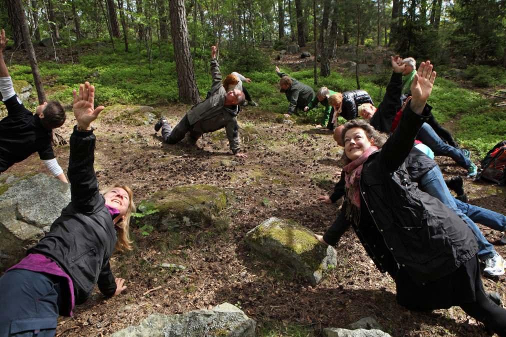 Det du gör ute sätter sig i kroppen Förebygg naturbrist Vardagsstress och värk kan ses som ett tecken på naturbrist.