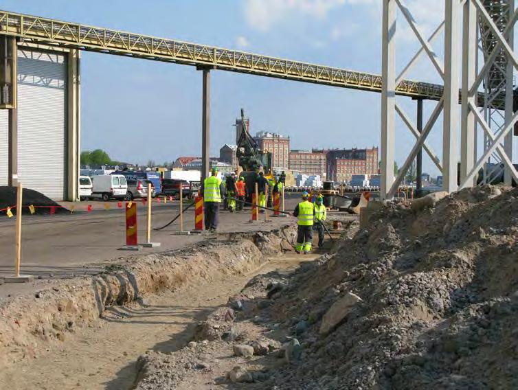 2012-05-21 Omläggning av högspänningskablar Personal från Kalmar