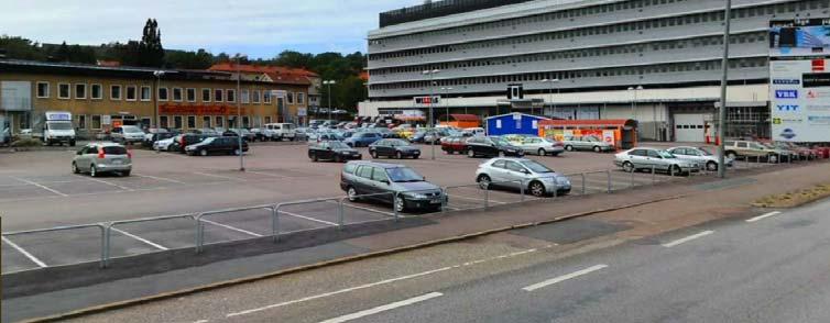 Preliminärt planerade byggnader markerade med röda sträck och fastighetsgränser lila sträck. Fotovinklar foto 1 och 2. Foto 1 Foto 2 Figur 2.