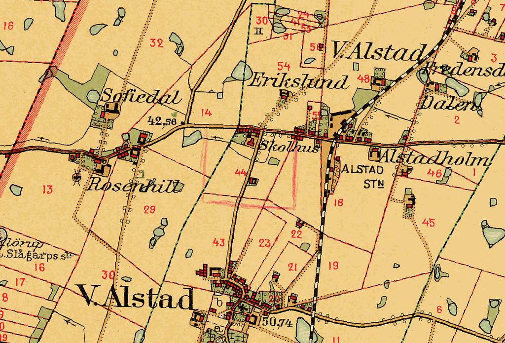 Dagens Alstad är beläget vid vägkorsningen norr om texten Sjörup.