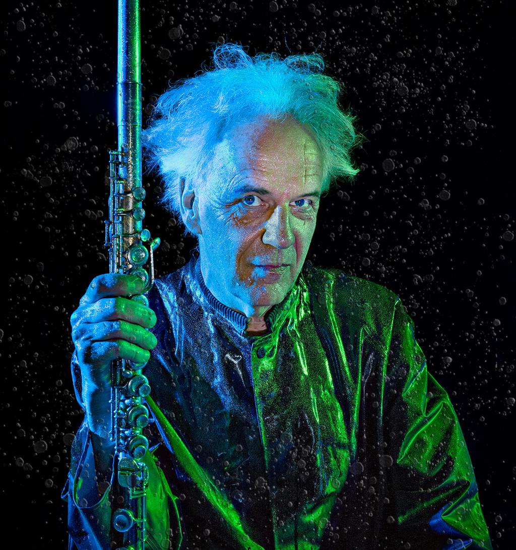 D-MOLL ÄR LJUSGRÖNT Föreställning med Peder Nabo 7/1-27/1 2019 En konstnärssjäls tankar ur ett liv i musik och bild.