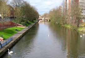 River Soar gjordes farbar för båtar genom Leicestershire redan 1784 och massor av genvägar byggdes. 1814 kopplades River Soar ihop med Grand Union Canal, via North Junction.