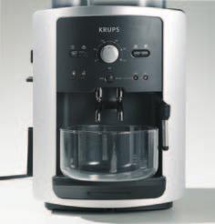 Placera en behållare under kaffeutloppen och välj "JA" i den föreslagna menyn. Sköljningscykeln stoppar automatiskt efter ca 40 ml.